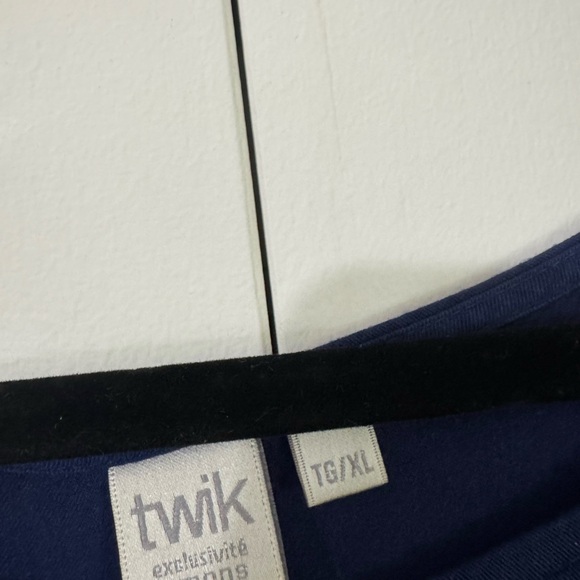 Navy dress - Picture 2 of 2